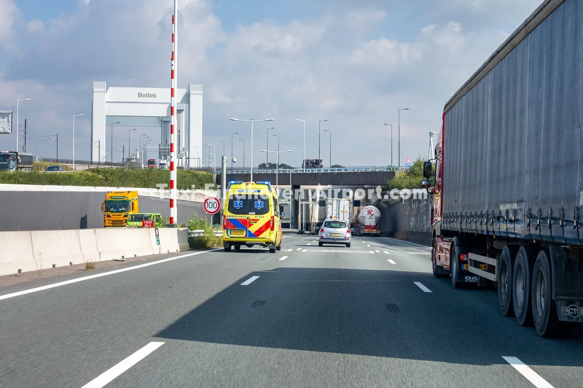 Taxi Hoogvliet naar Eindhoven Airport